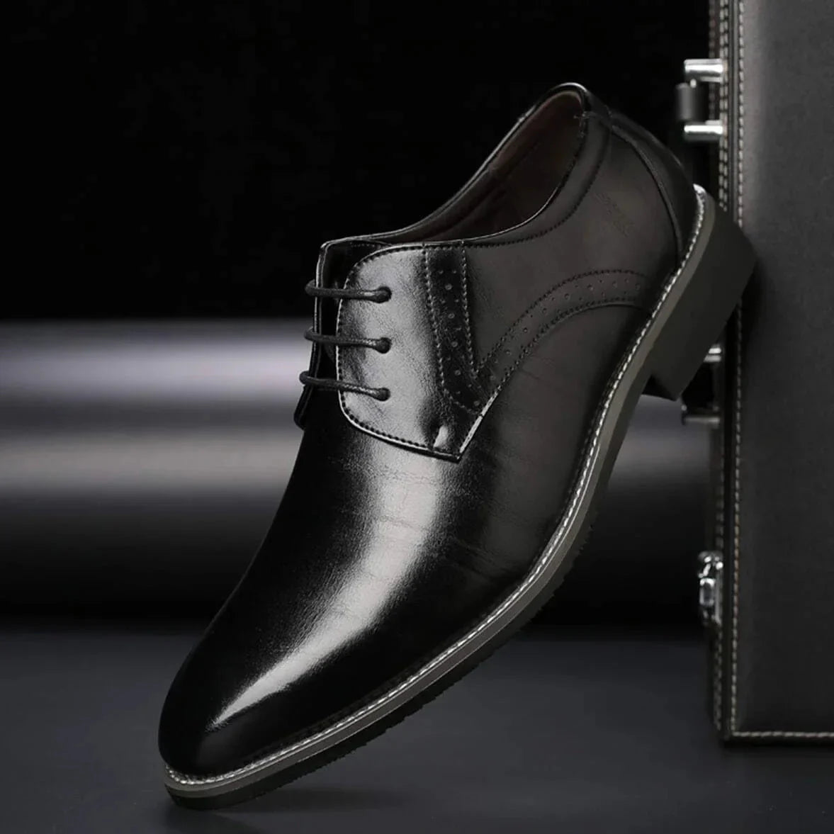 Ashford | Dylan Men’s Leather Oxford Shoes – Classic Lace - Up – Formal Brogue Detailing - Ashford London Clothing